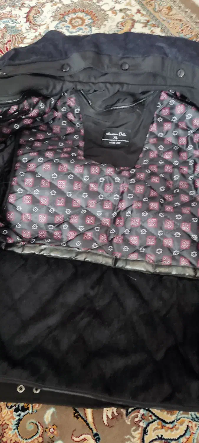 کاپشن|لباس|قروه, |دیوار