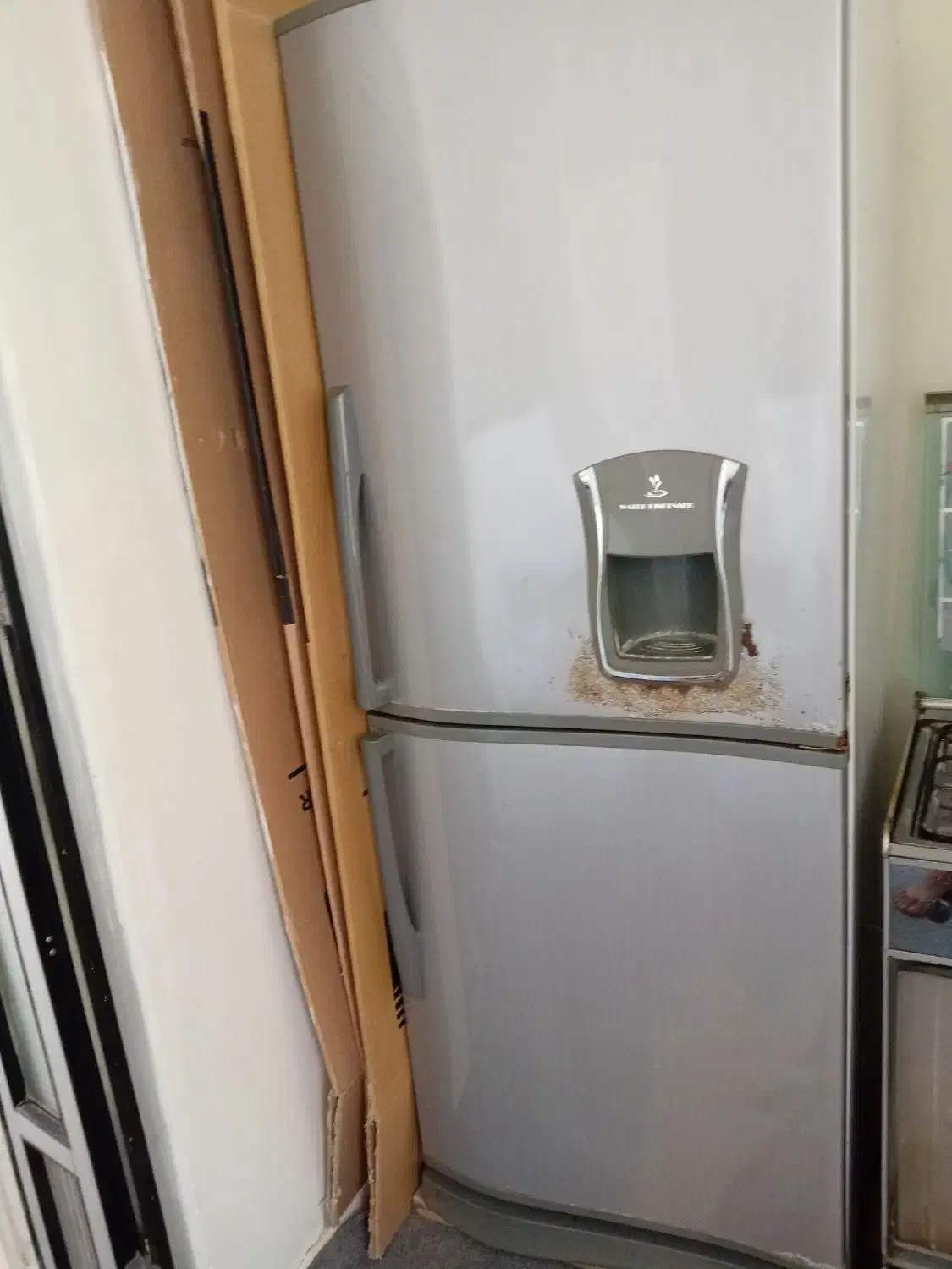 یخچال|یخچال و فریزر|میانه, |دیوار