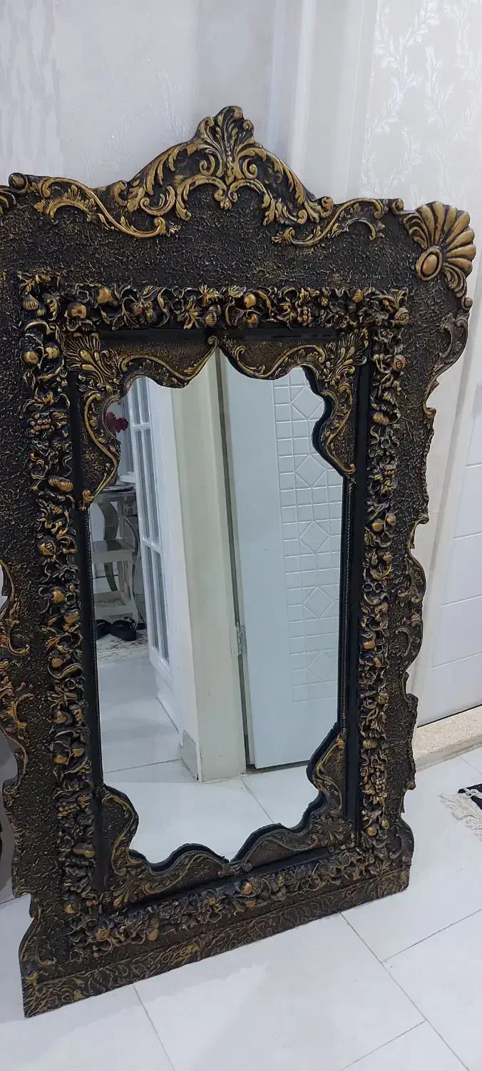 آینه|آینه|اهواز, کوروش|دیوار