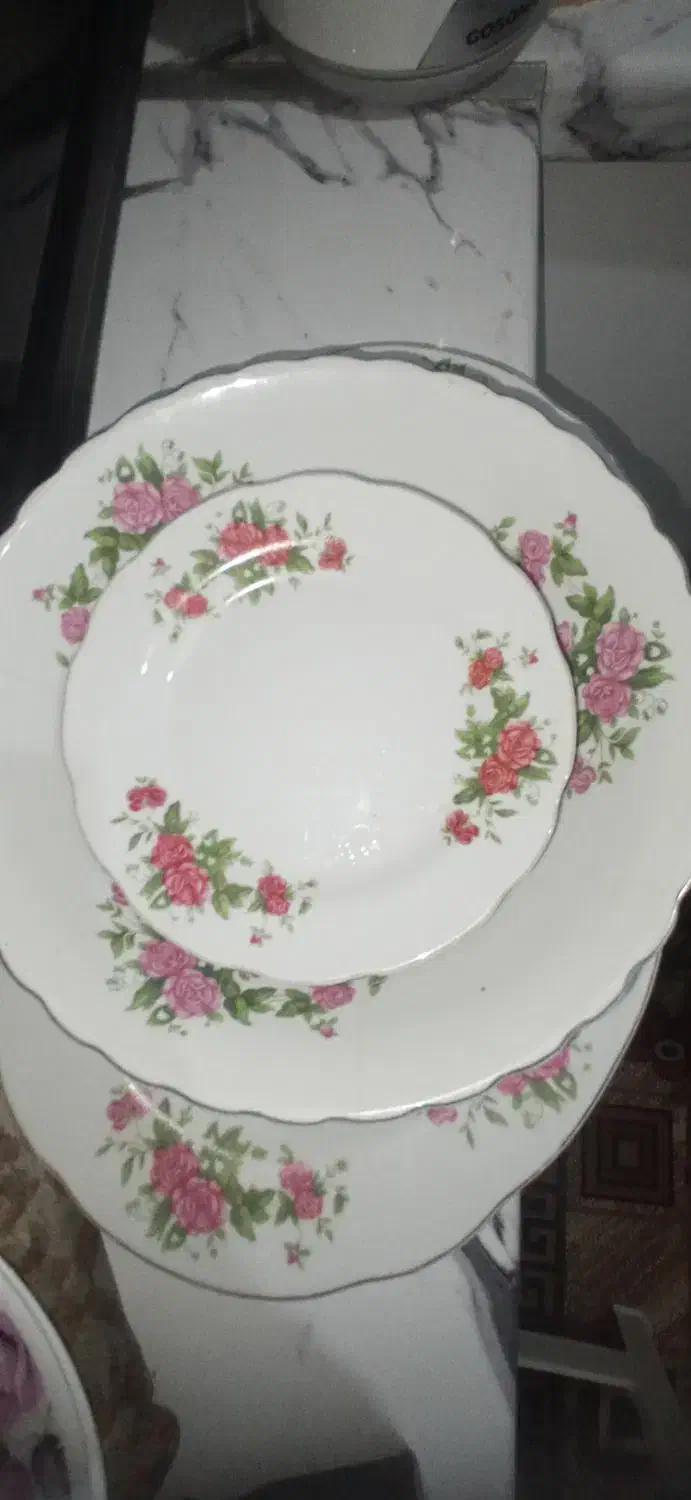 سرویس همینا تو عکس میبینید|ظروف سرو و پذیرایی|پرند, فاز ۶|دیوار