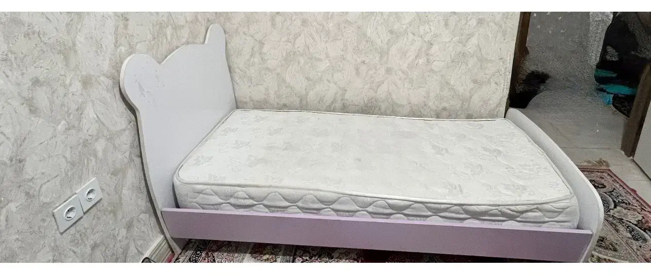 تخت کودک یا نوجوان همراه با تشک طبی در حد نو|تخت و سرویس خواب|چابهار, |دیوار