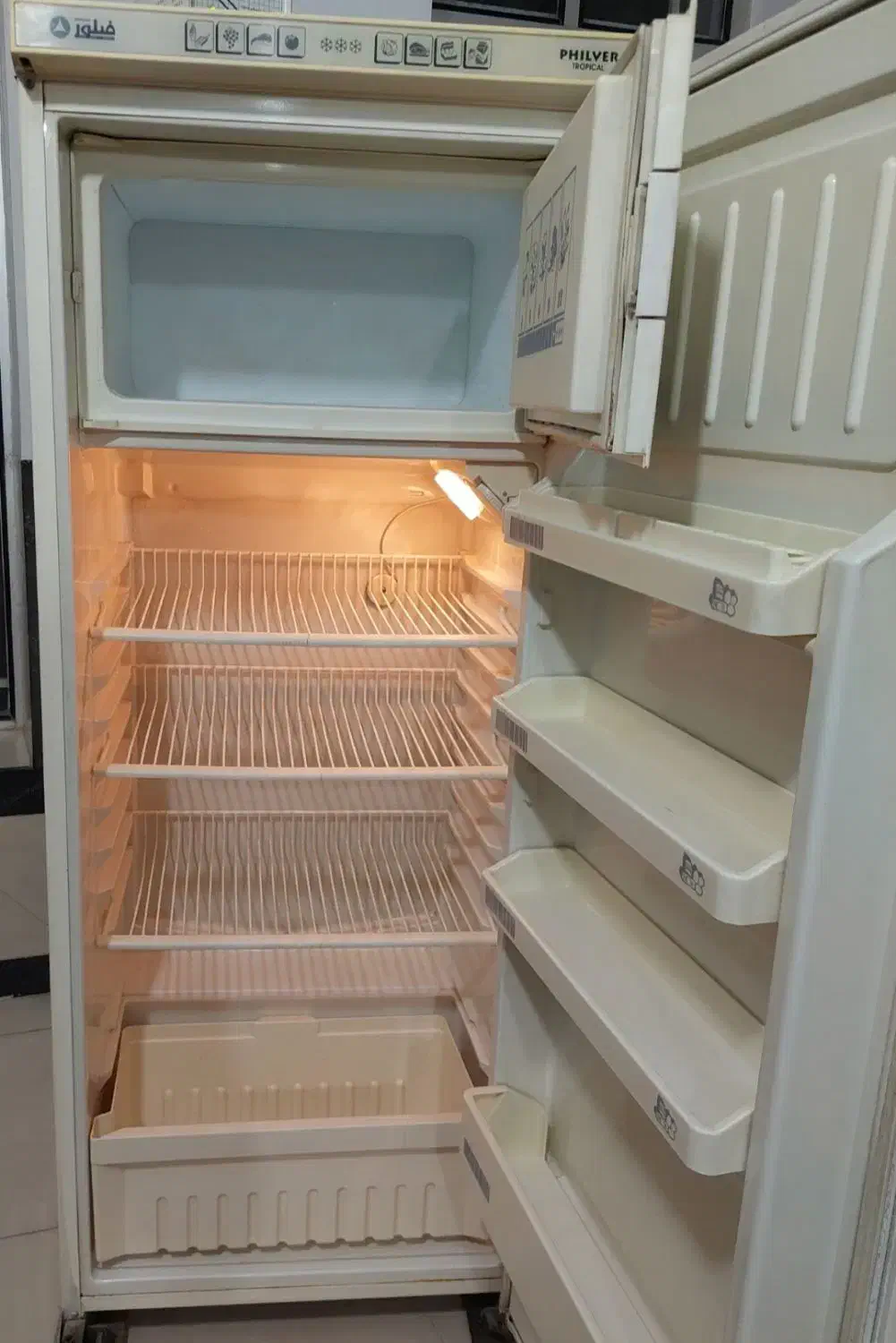 یخچال فیلور|یخچال و فریزر|صحنه, |دیوار