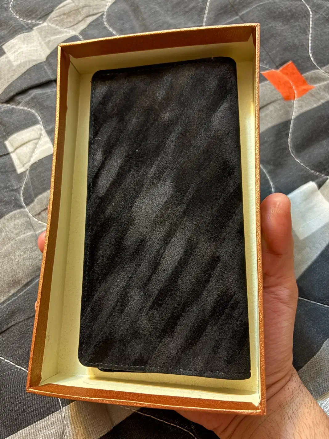 کیف پول همراه به جعبه|کیف، کفش، کمربند|اصفهان, باغ زرشک|دیوار