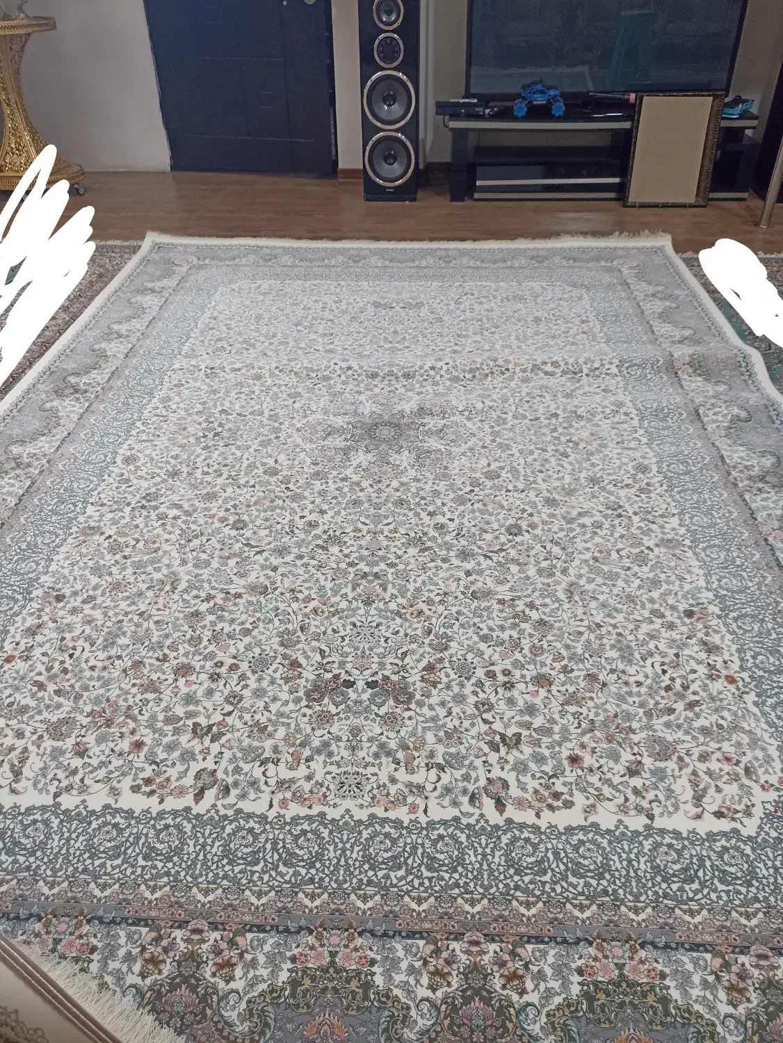 فرش نو ماشینی در جه یک 1500 شانه رنگ کرم کمیاب|فرش|مینودشت, |دیوار