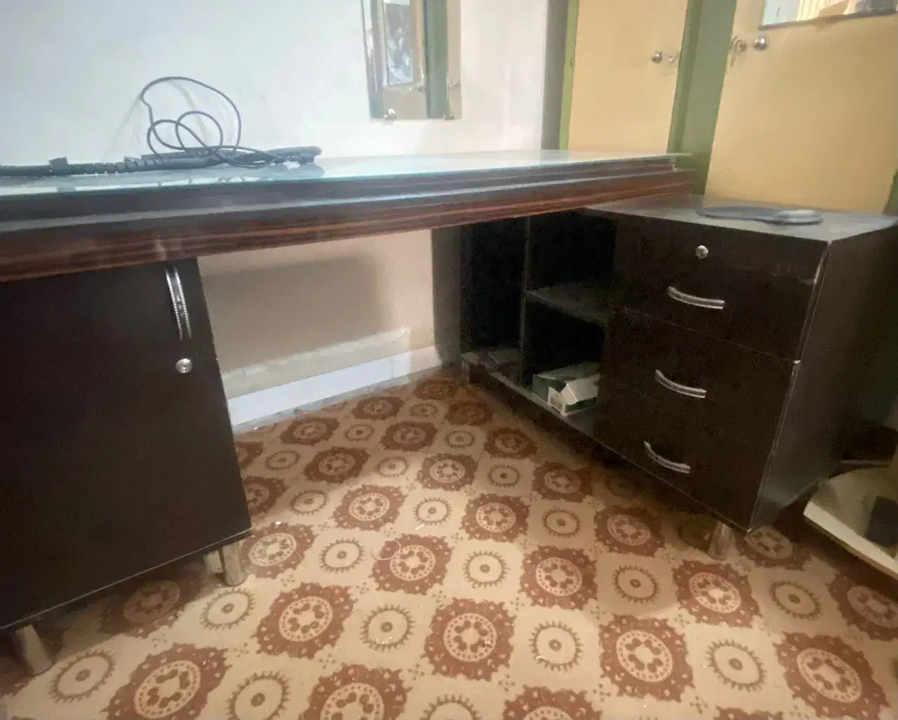 میز و صندلی اداری دفتری|دفتر کار|جیرفت, |دیوار