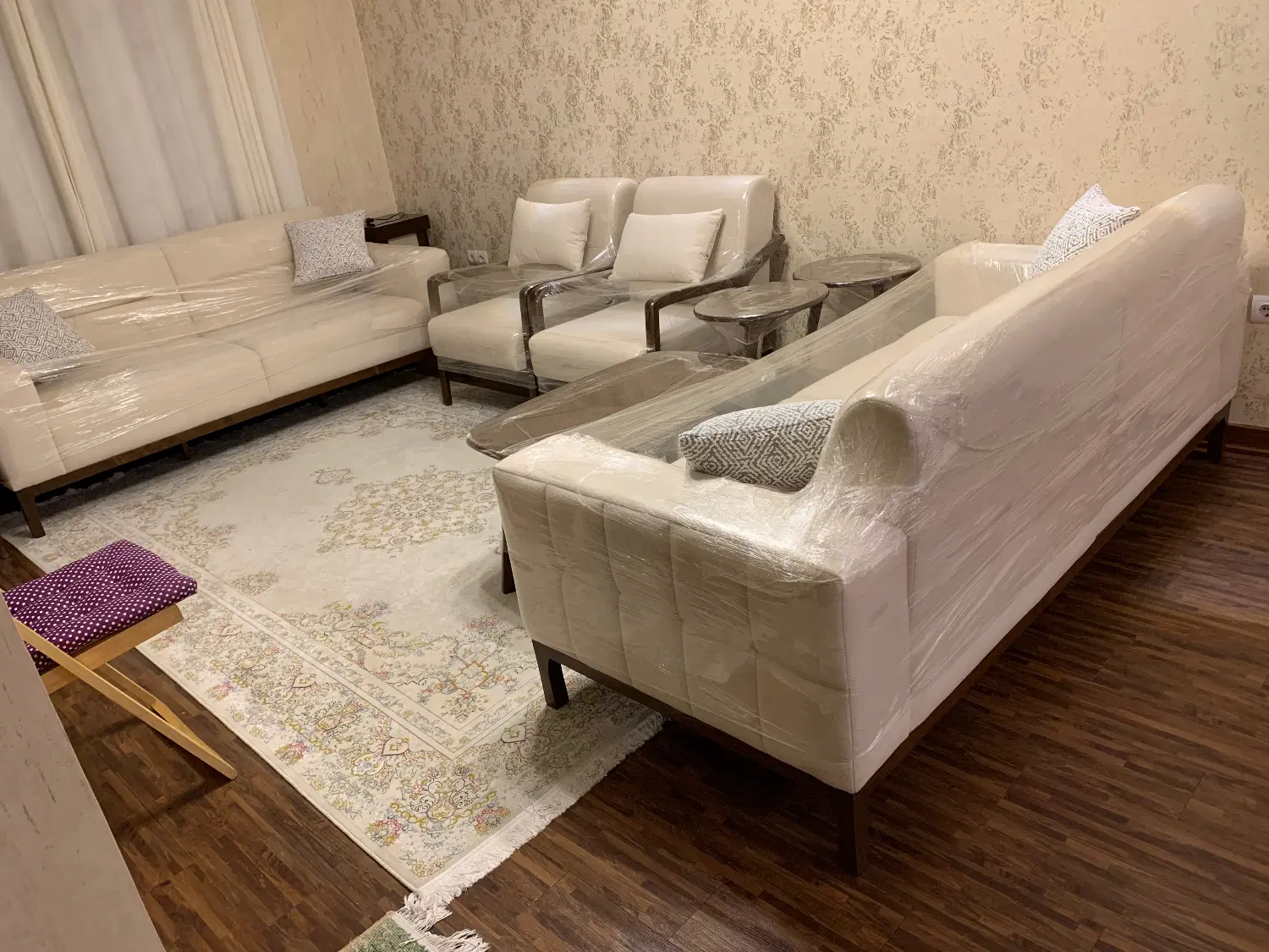 ست مبل الوین ۸ نفره با دو عدد عسلی و جلومبلی|مبلمان خانگی و میز عسلی|تهران, سازمان برنامه جنوبی|دیوار
