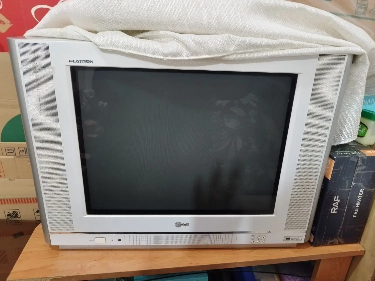 تلویزیون 21 اینچ ال جی با میز|تلویزیون و پروژکتور|اهواز, حصیرآباد|دیوار