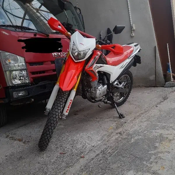 تریل پرواز مدل ۱۴۰۲ بسیار تمیز|موتورسیکلت|لاهیجان, بازکیاگوراب|دیوار