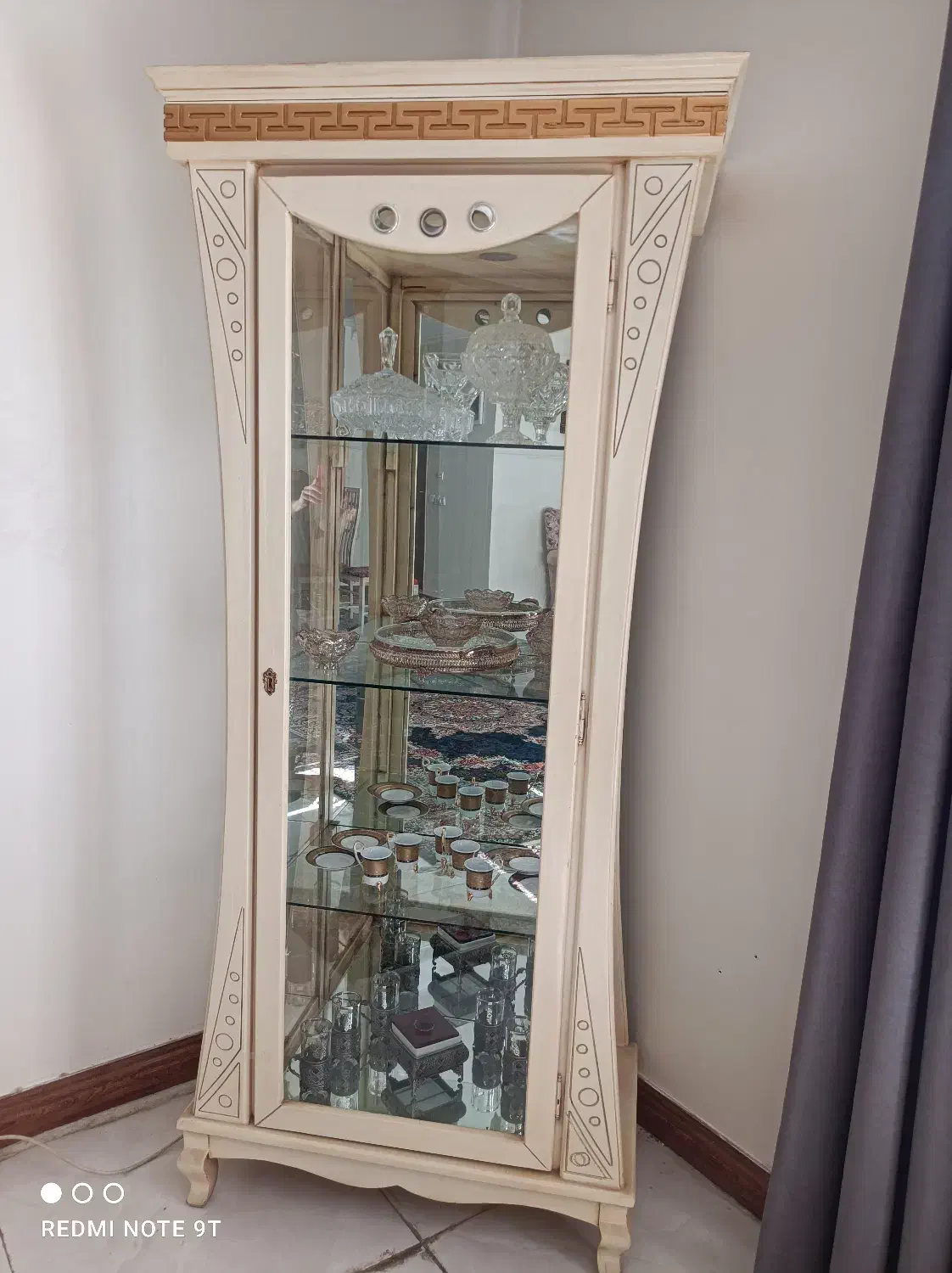 بوفه چوبی در حد نو|بوفه، ویترین، کنسول|ملارد, |دیوار