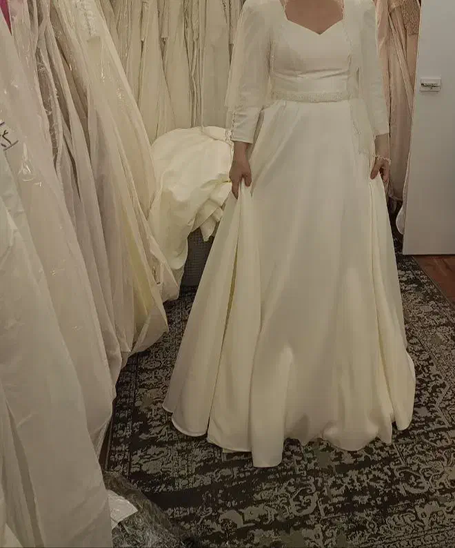 لباس عقد|لباس|پره‌سر, |دیوار