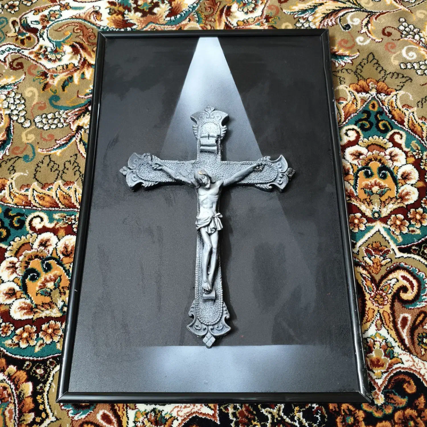 قاب|تابلو، نقاشی، عکس|شاهین‌شهر, عطار|دیوار