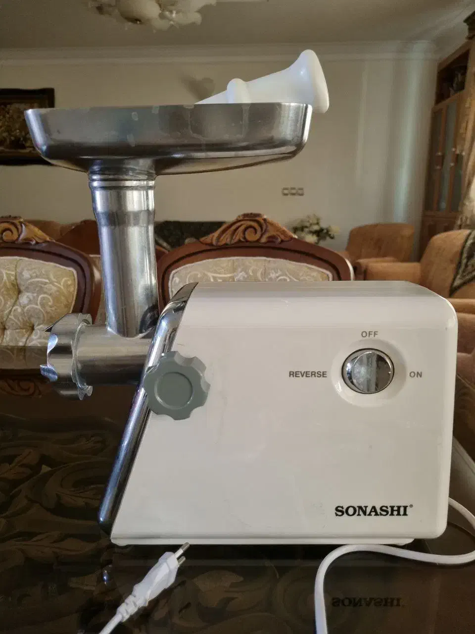 فروش لوازم ( کمد میز اتو و چرخ گوشت سوناشی)|حراج|بیرجند, |دیوار