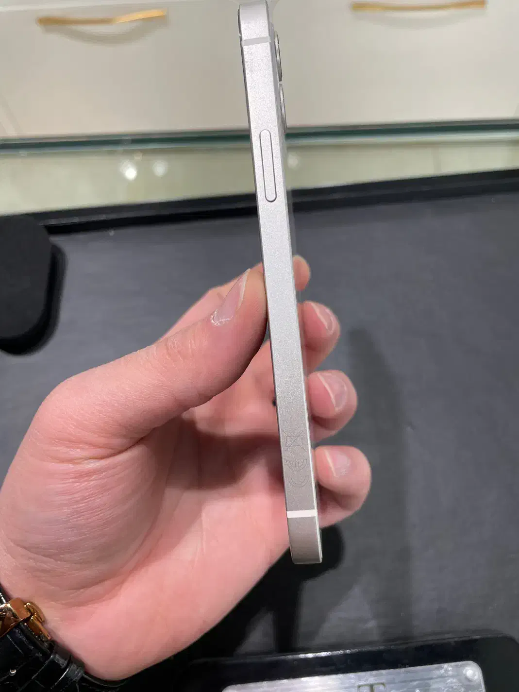 12 ZA 128|موبایل|اصفهان, باغ نگاره|دیوار