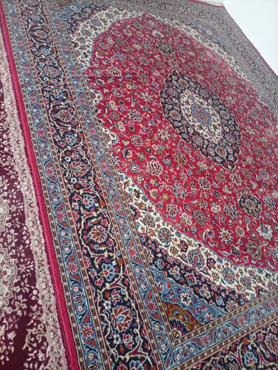 4عدد فرش|فرش|شاهین دژ, |دیوار