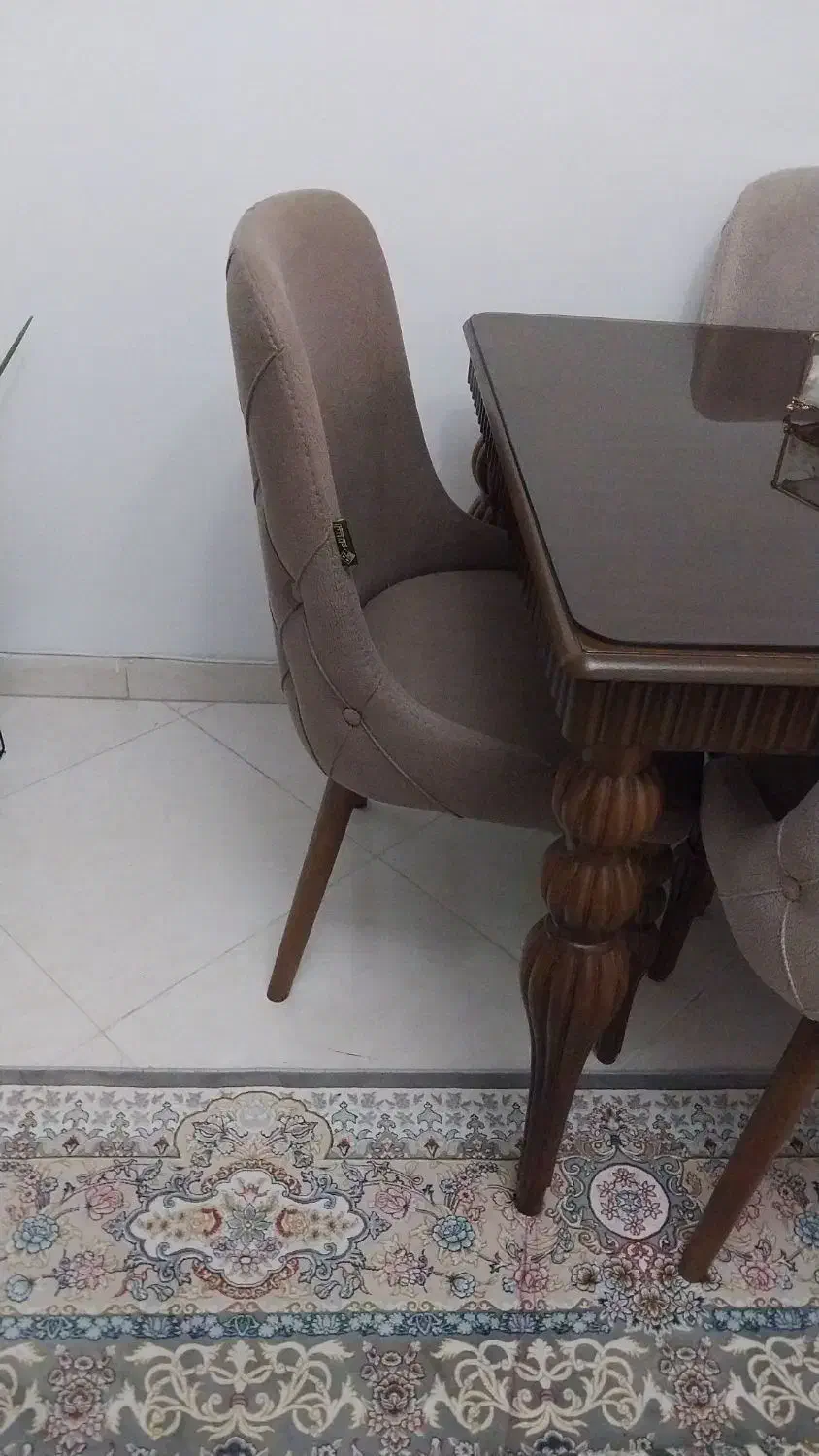 میز ناهارخوری ۴ نفره شیک و نو|میز و صندلی غذاخوری|تهران, جوادیه تهرانپارس|دیوار