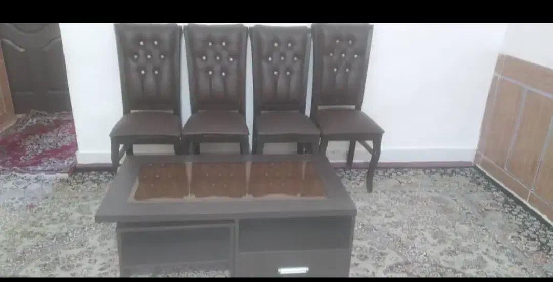 مقداری کالا وسایل خونه در حد|میز و صندلی غذاخوری|لردگان, |دیوار