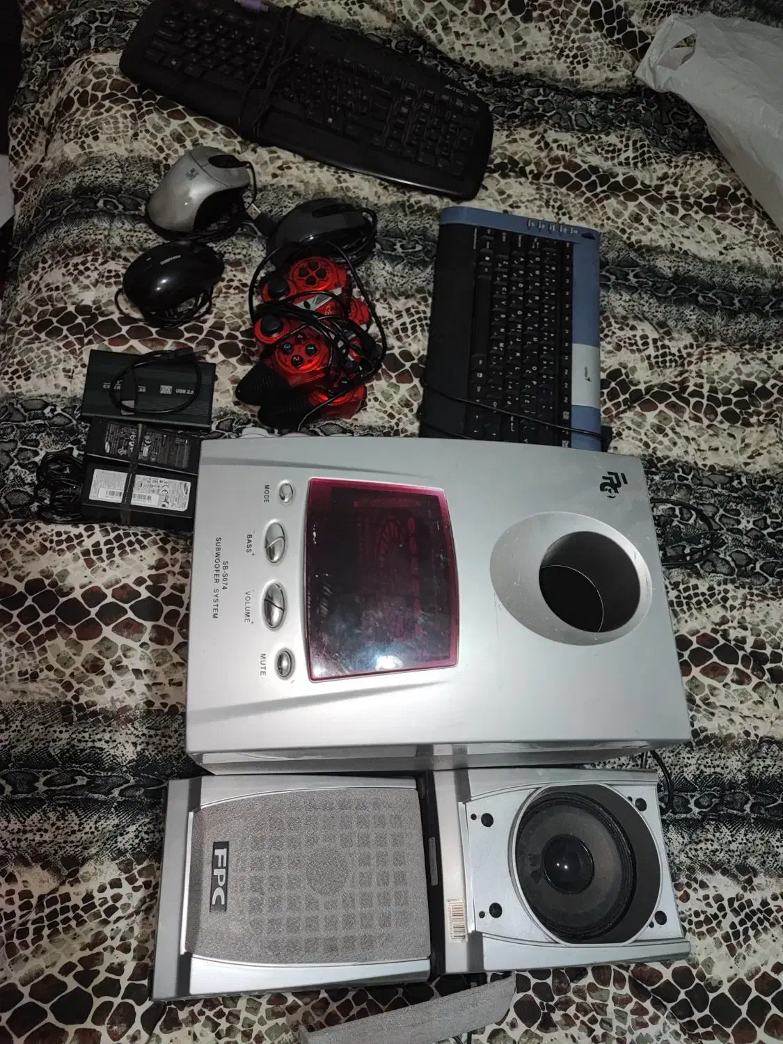 اسپیکر 3 تکه کیبورد موس آداپتور مانیتور هارد 250|رایانه رومیزی|ملارد, |دیوار