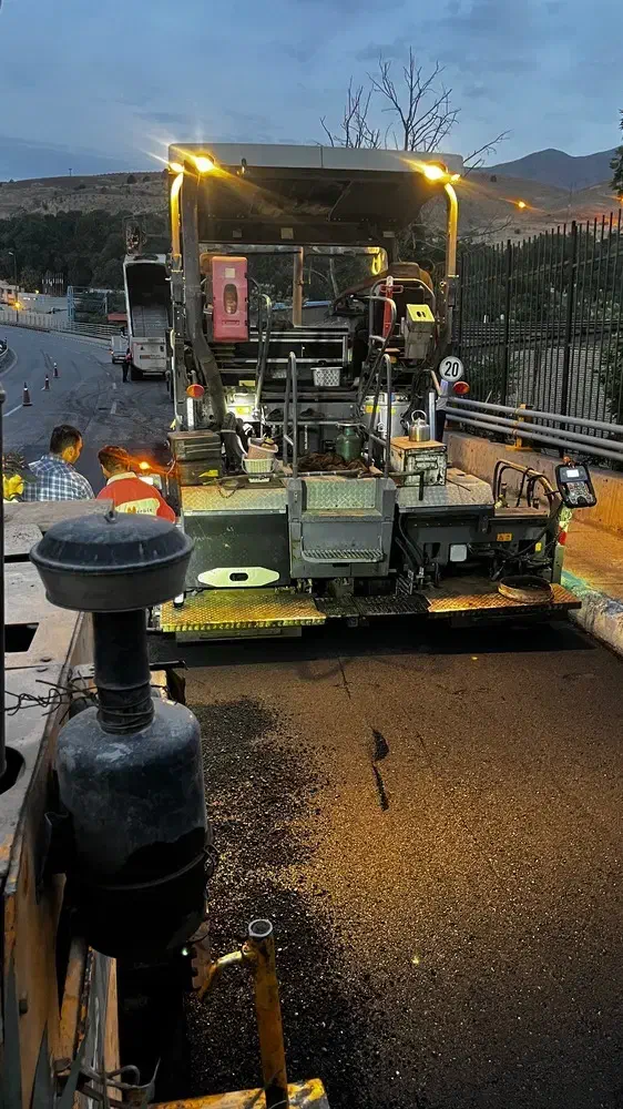 کلیه کارهای آسفالت ایزوگام قیرگونی محوطه سازی جدول|خدمات پیشه و مهارت|صفادشت, |دیوار