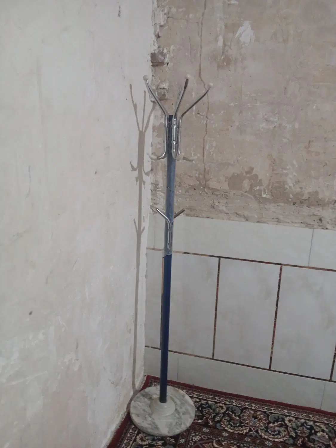 جالباسی|بندرخت و رخت‌آویز|زاهدان, |دیوار