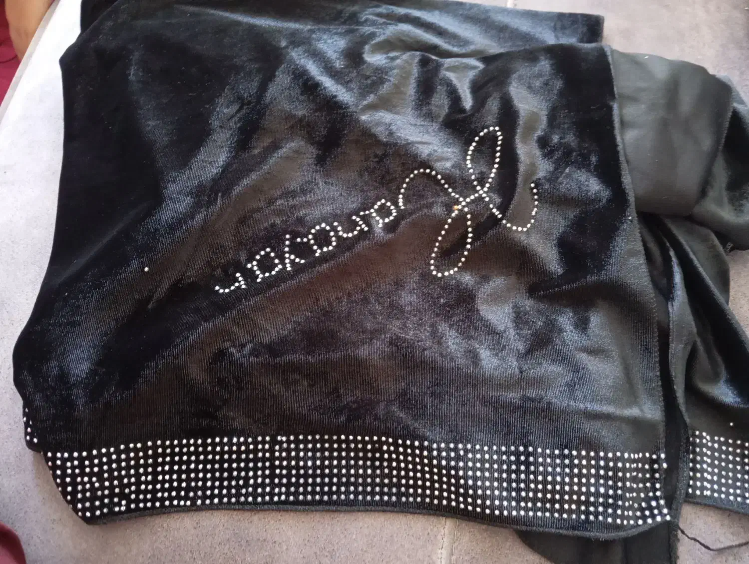 شال مخمل مشکی|لباس|صدرا-فارس, فاز ۱|دیوار