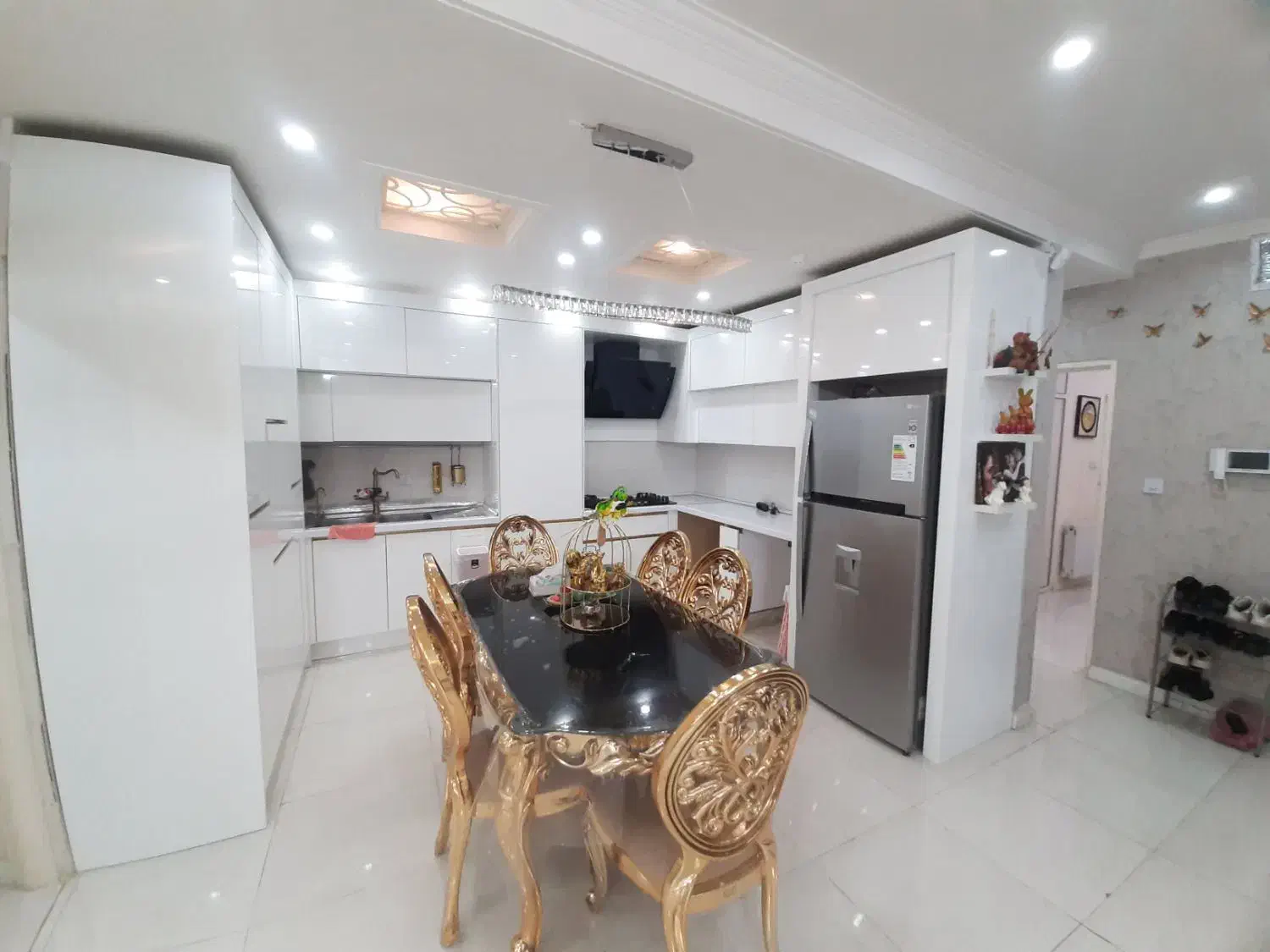 اپارتمان ۶۸متری بااسانسور وپارکینگ زیرقی مت بازار|فروش آپارتمان|قرچک, شهرک طلائیه|دیوار