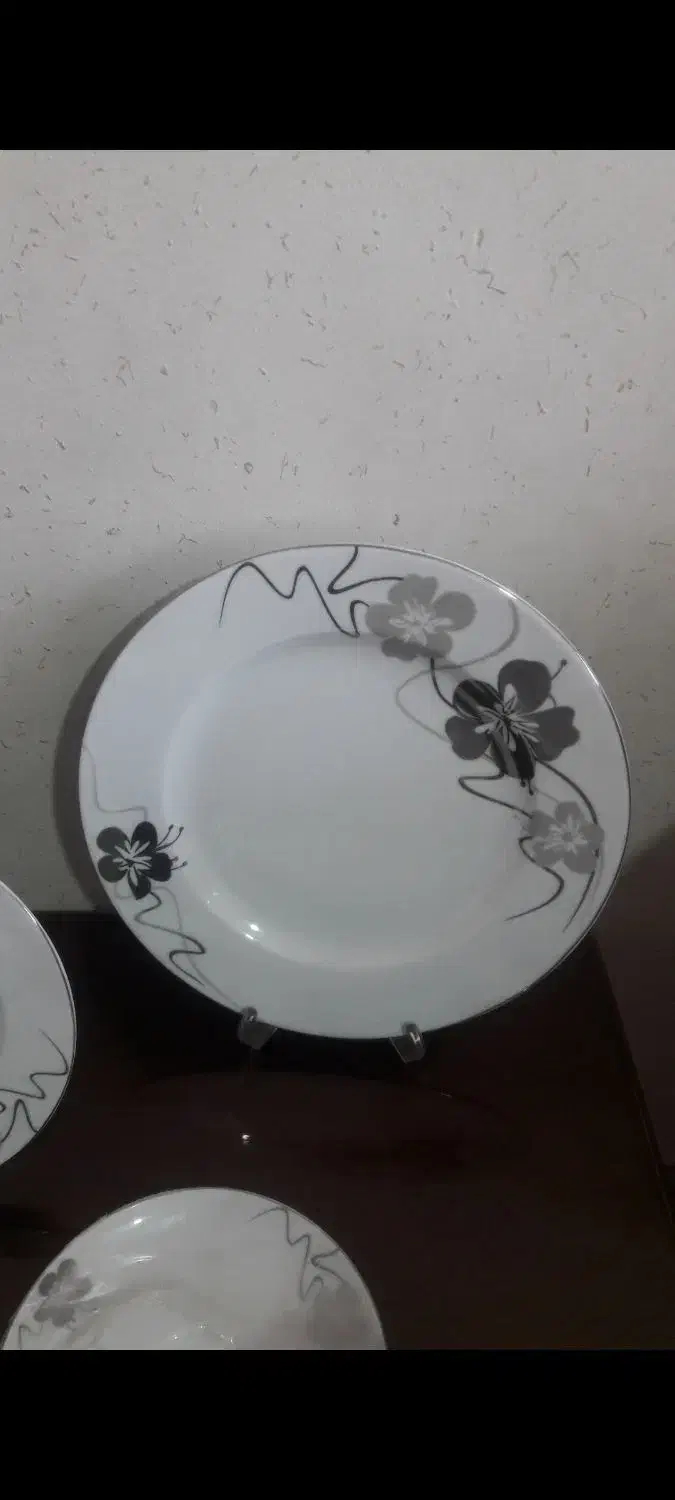 چینی اصلا استفاده نشده ۱۸پارچه|ظروف سرو و پذیرایی|تهران, والفجر (افسریه)|دیوار