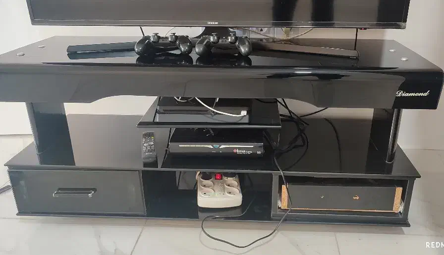 فروش یک عدد میز تلویزیون رشت|میز تلویزیون|رشت, پل تالشان|دیوار