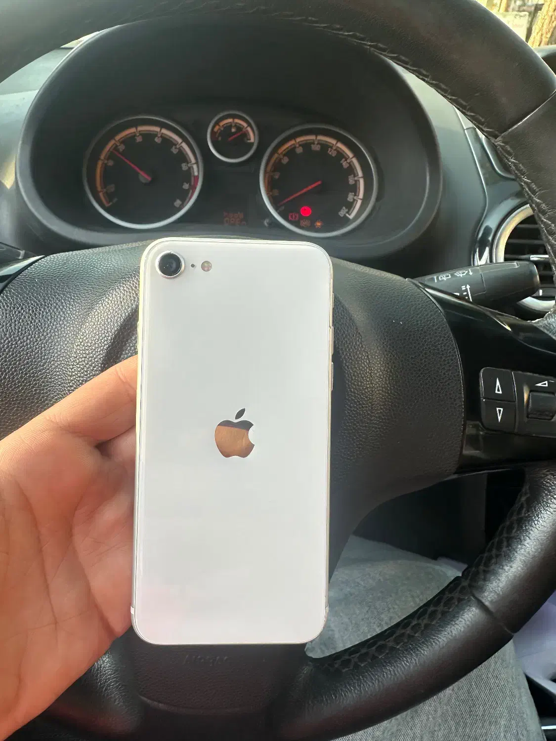 ایفون se 2020|موبایل|نجفآباد, ویلاشهر|دیوار