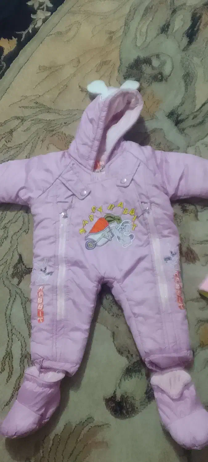 سلام تعدادی لباس زمستونی مناسب یک تا دو سال|کفش و لباس بچه|مشکین‌دشت, |دیوار