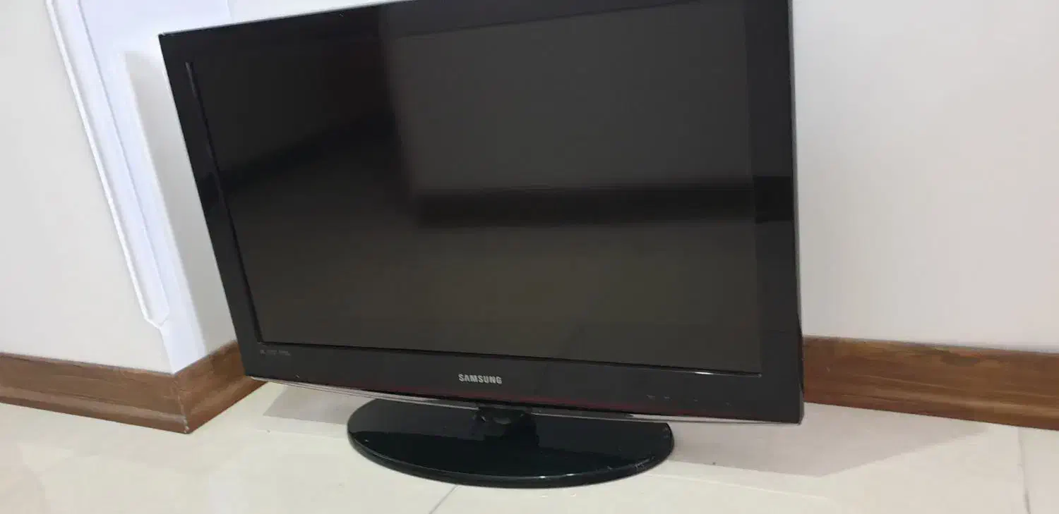 تلویزیون سامسونگ ۳۲ اینچ|تلویزیون و پروژکتور|سمنان, |دیوار