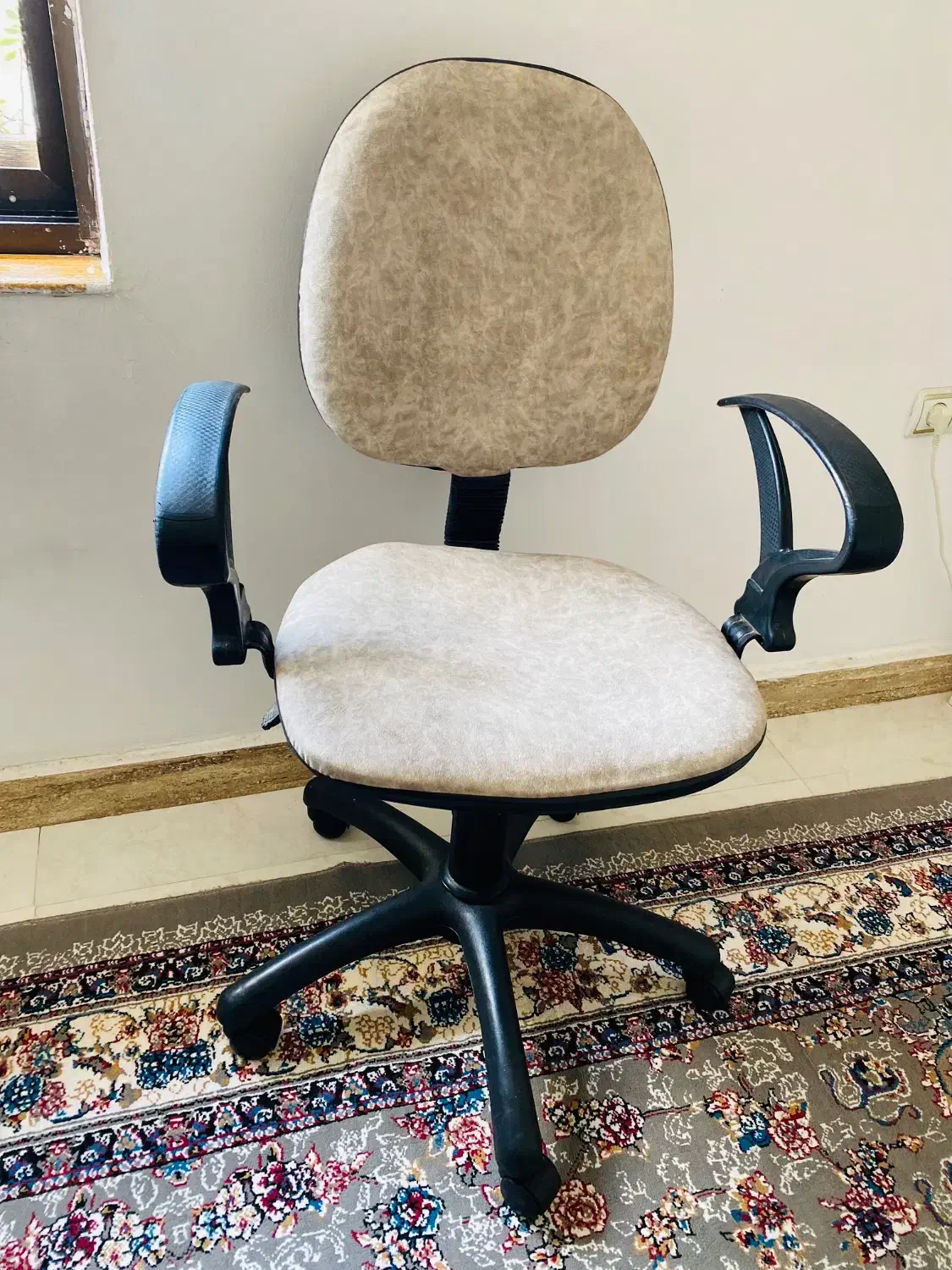 صندلی جکدار|صندلی و نیمکت|رشت, دروازه لاکان|دیوار