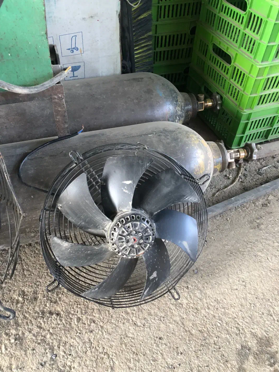 فن حلزونی یخچالی و ترانس منبع تغذیه|ماشینآلات صنعتی|فلاورجان, |دیوار