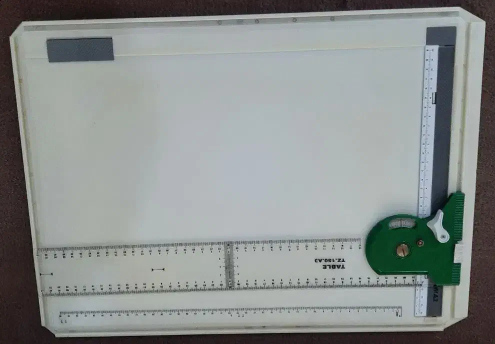 تخته‌رسم،خط‌کش‌تی،گونیا|لوازم التحریر|شازند, |دیوار