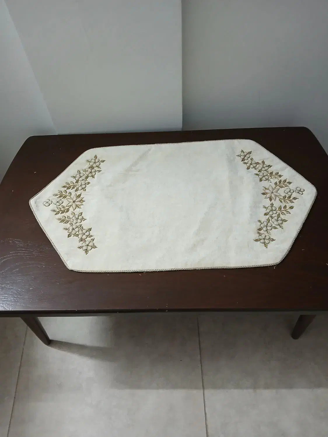 رومیزی مخمل سرمه دوزی|پرده، رانر، رومیزی|مشهد, شهرک ابوذر|دیوار