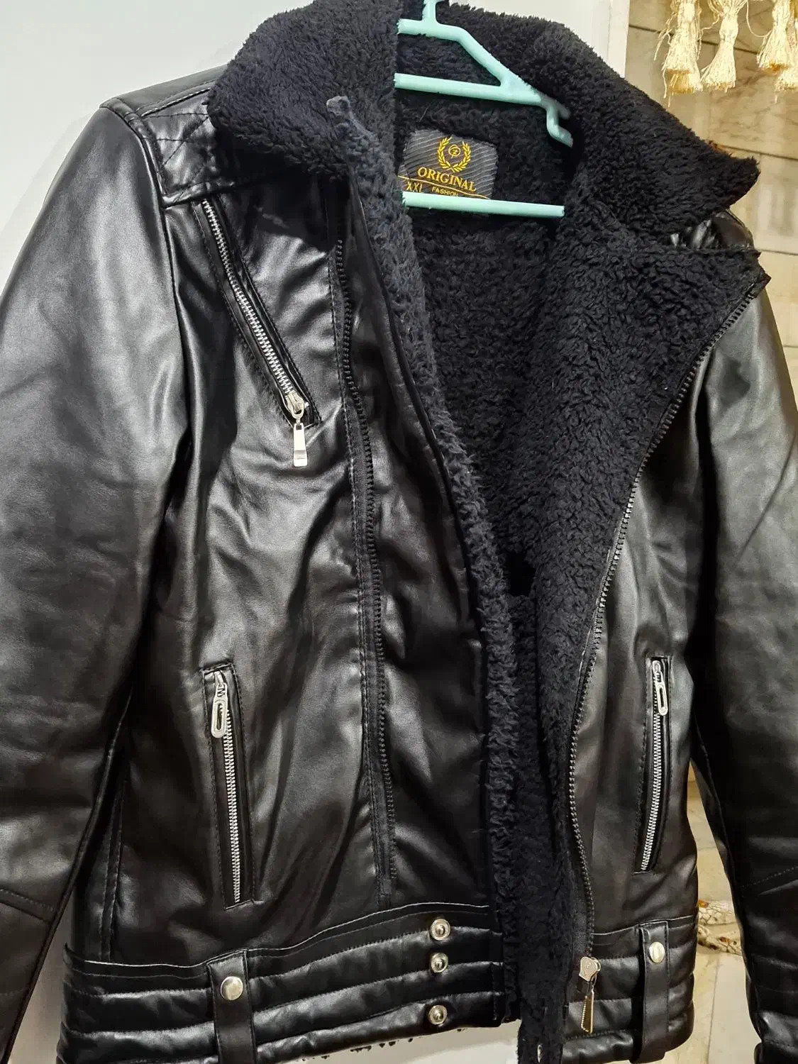 کاپشن چرم|لباس|بیرجند, |دیوار