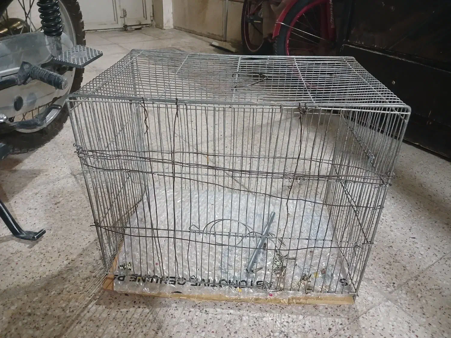 قفس پرنده|لوازم جانبی حیوانات|اصفهان, باغ فدک|دیوار