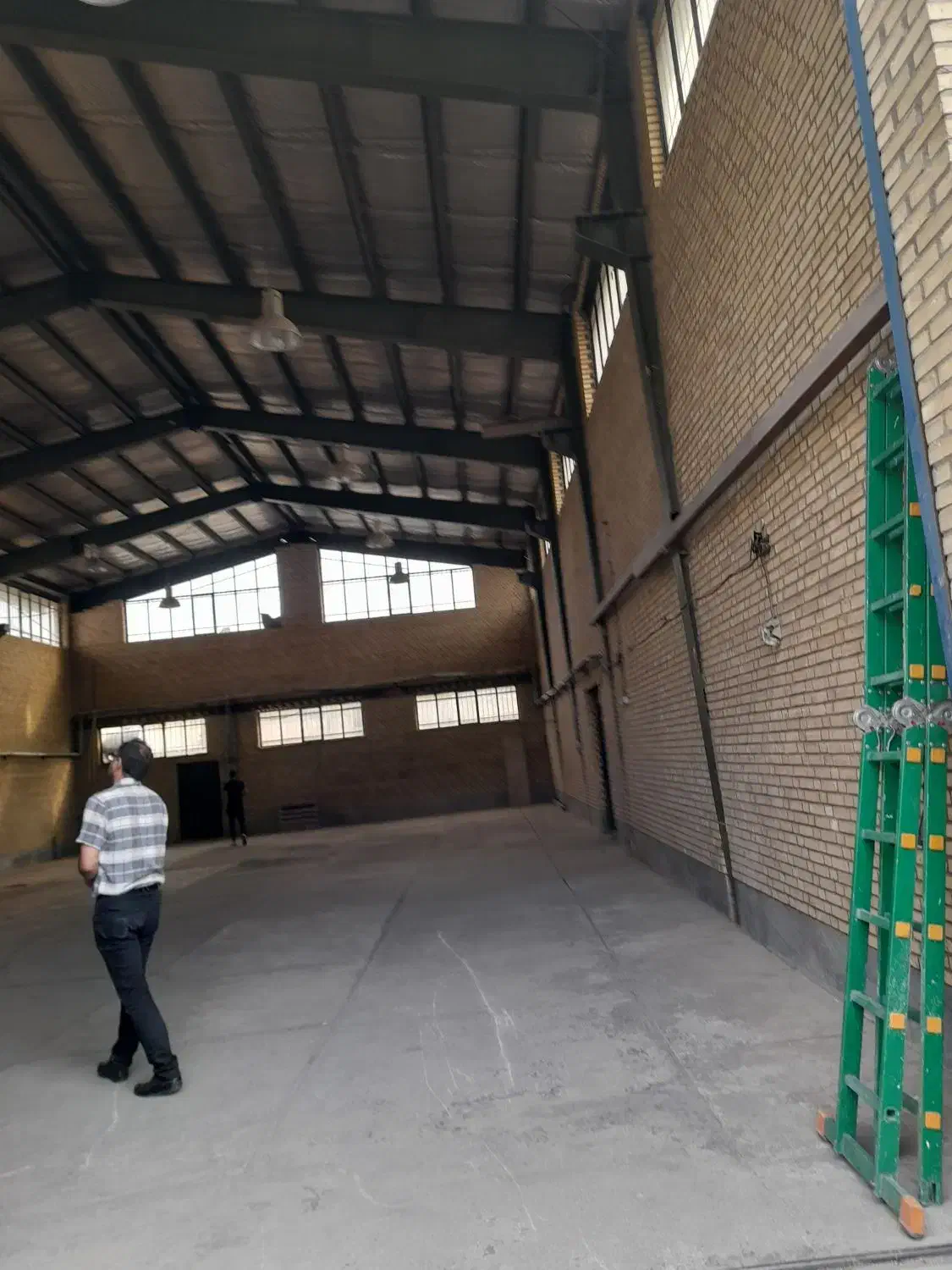 اجاره ۷۰۰متر بنا در سه طبقه جاده مخصوص|اجارهٔ دفتر صنعتی، کشاورزی، تجاری|تهران, چیتگر شمالی|دیوار