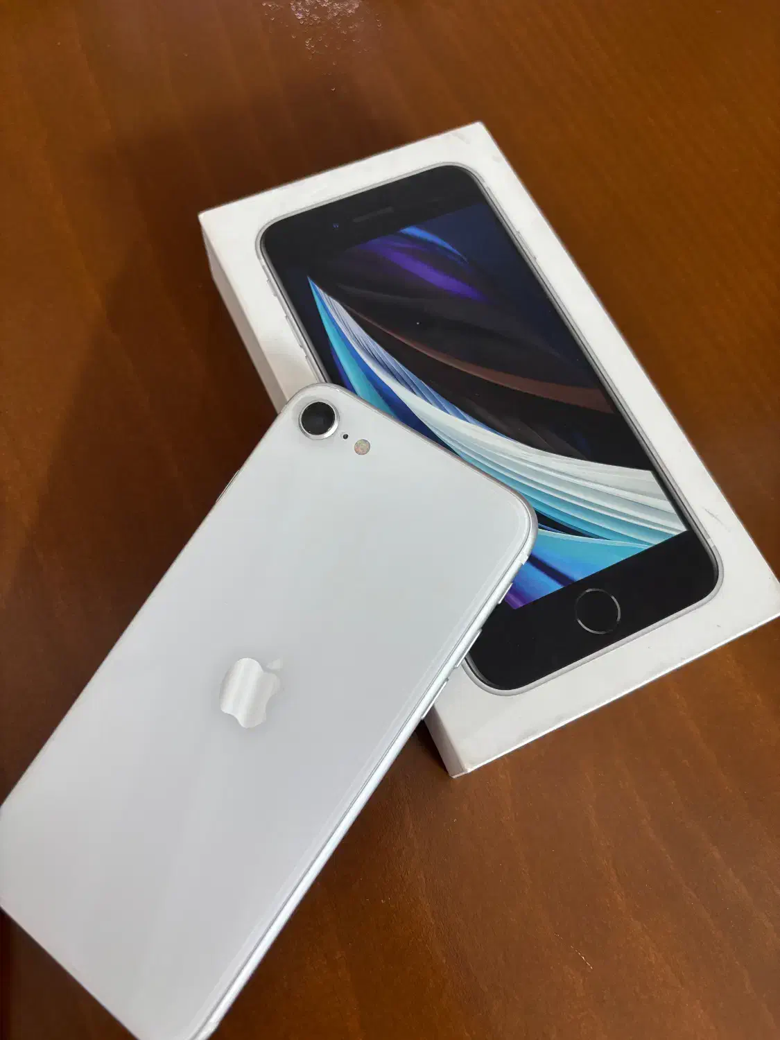 آیفون در حد نو SE|موبایل|کرج, چهارصد دستگاه|دیوار