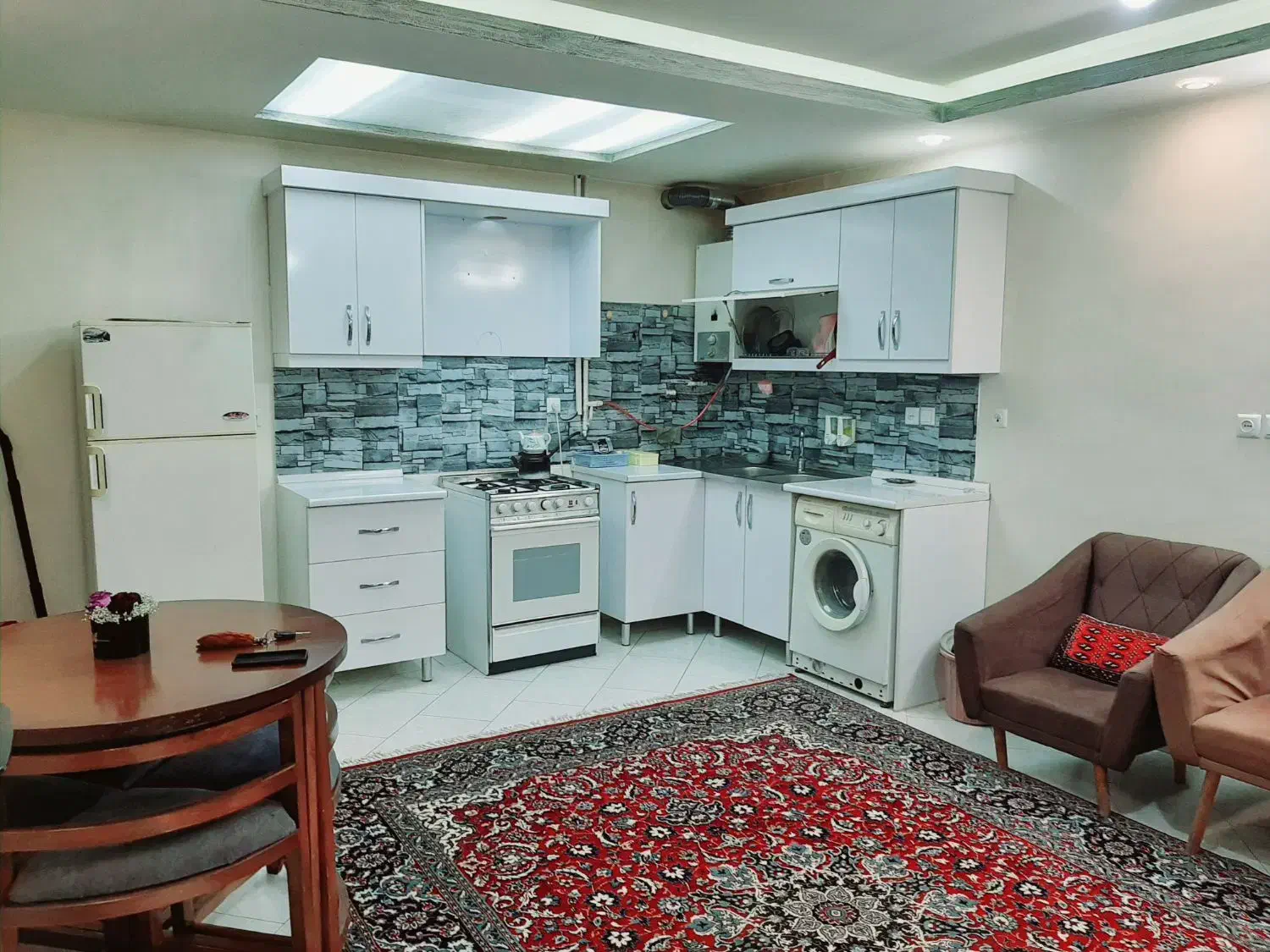 اجاره روزانه خونه و سوییت مبله دربست درپل سرهنگ|اجارهٔ کوتاه‌مدت آپارتمان و سوئیت|اصفهان, هفتون|دیوار