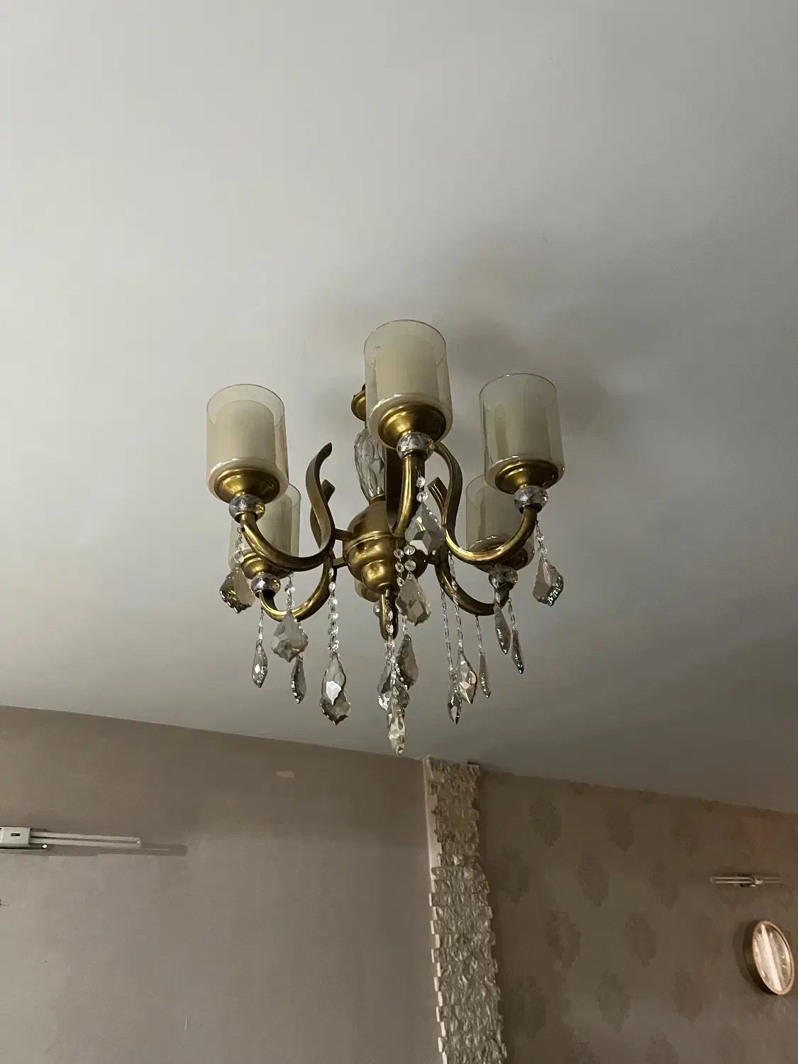 لوستر برنجی|لوستر و چراغ آویز|تهران, والفجر (افسریه)|دیوار