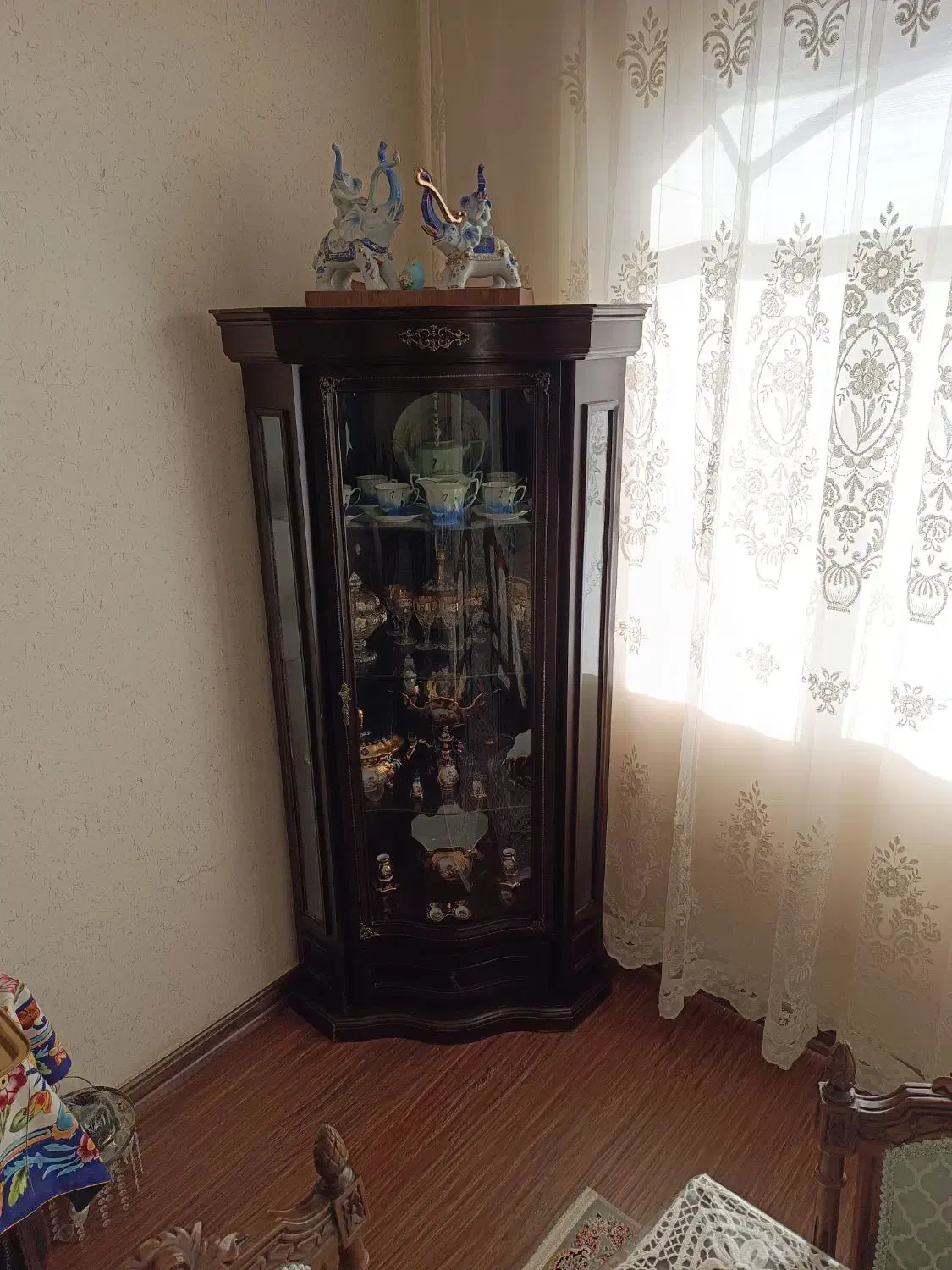 بوفه سه گوشه چوبی|بوفه، ویترین، کنسول|قزوین, |دیوار