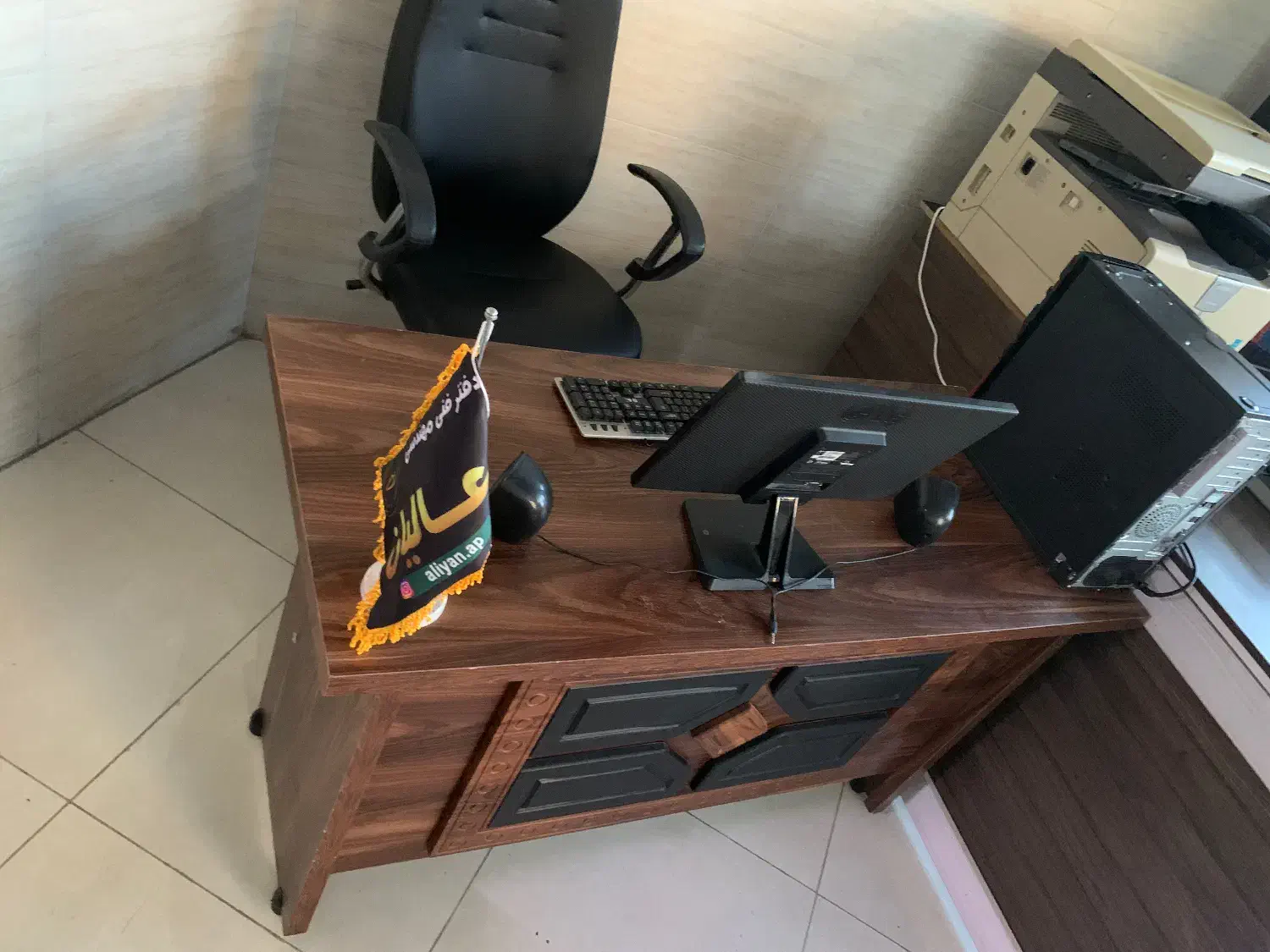 میز و صندلی مدیریت و ارباب رجوع کامل با یخچال|دفتر کار|اهواز, فرهنگ شهر|دیوار