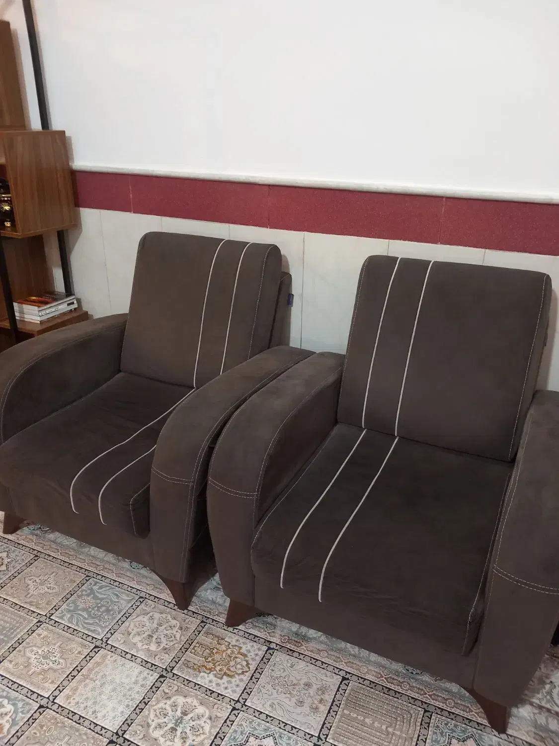 مبل ۷ نفره سالم|مبلمان خانگی و میز عسلی|قم, چهل درخت|دیوار