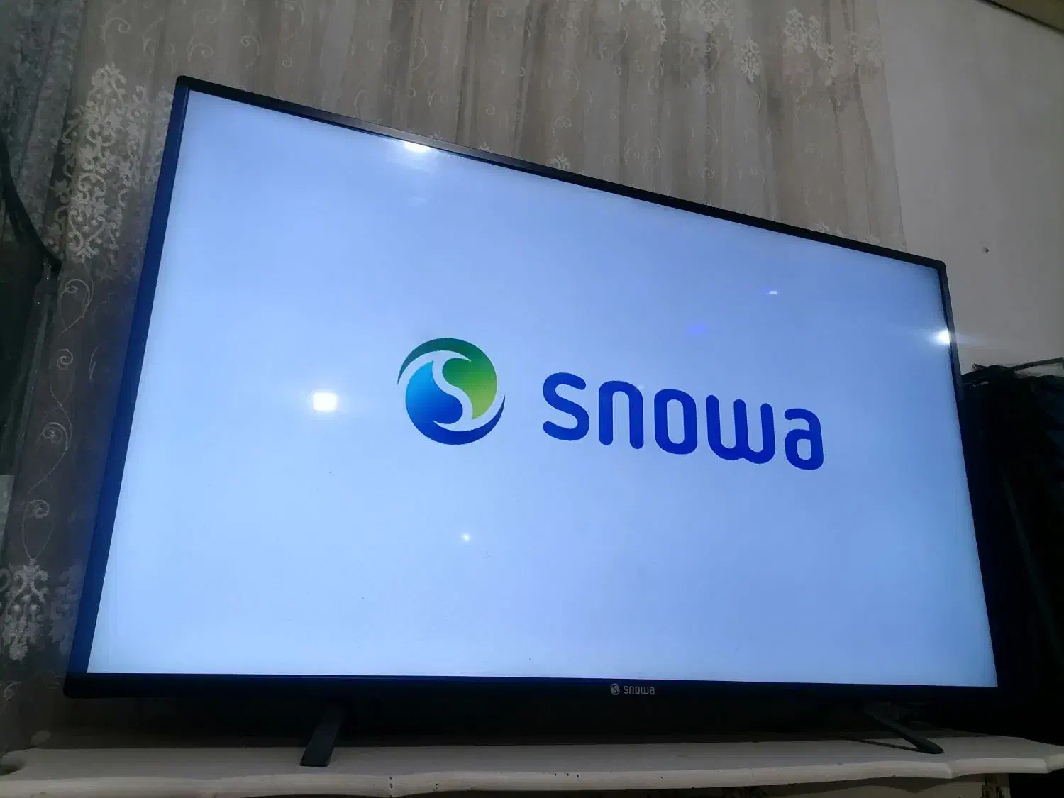 تلویزیون ۵۵فورکی|تلویزیون و پروژکتور|گنبد کاووس, |دیوار