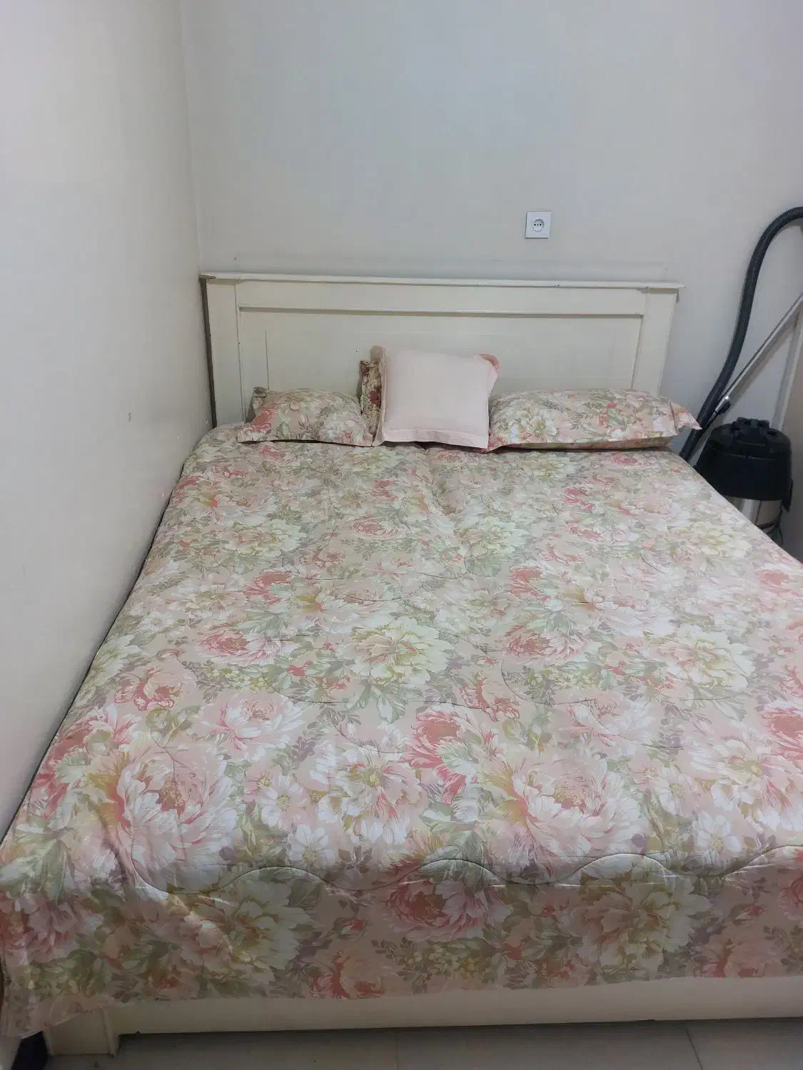 تخت خواب و میز توالت و جاکفشی|تخت و سرویس خواب|تهران, هاشمآباد|دیوار