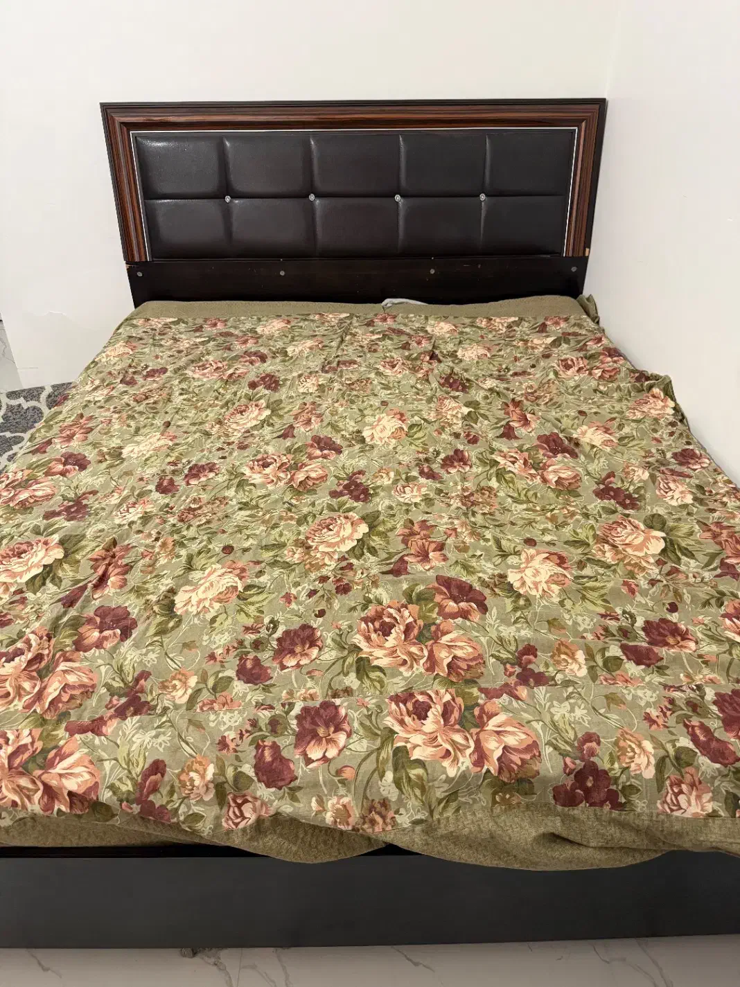 تختخواب دو نفره ترک|تخت و سرویس خواب|همایجان, |دیوار