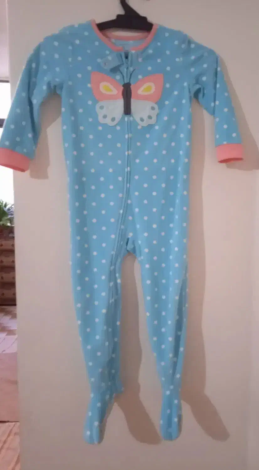 تعدادی پوشاک زمستانه کودک ونوجوان نو ومارک|کفش و لباس بچه|تهران, میرداماد|دیوار