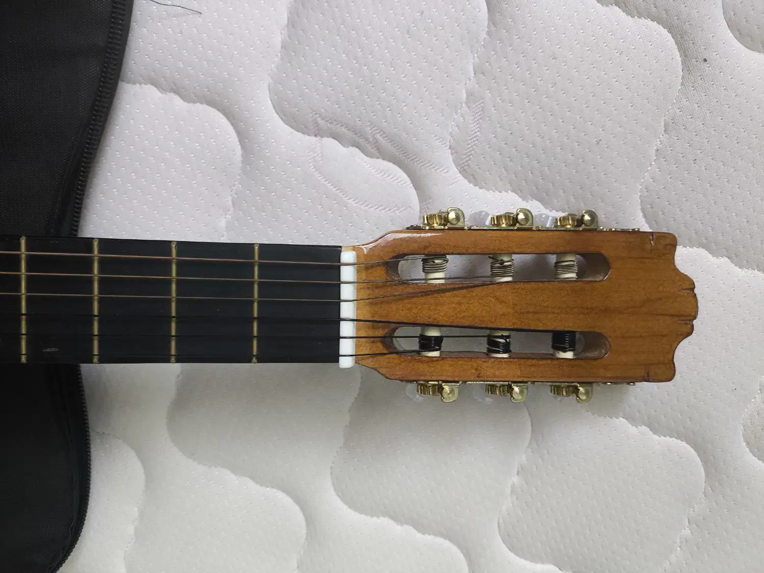 گیتار پویا|گیتار، بیس، امپلیفایر|خمینیشهر, |دیوار