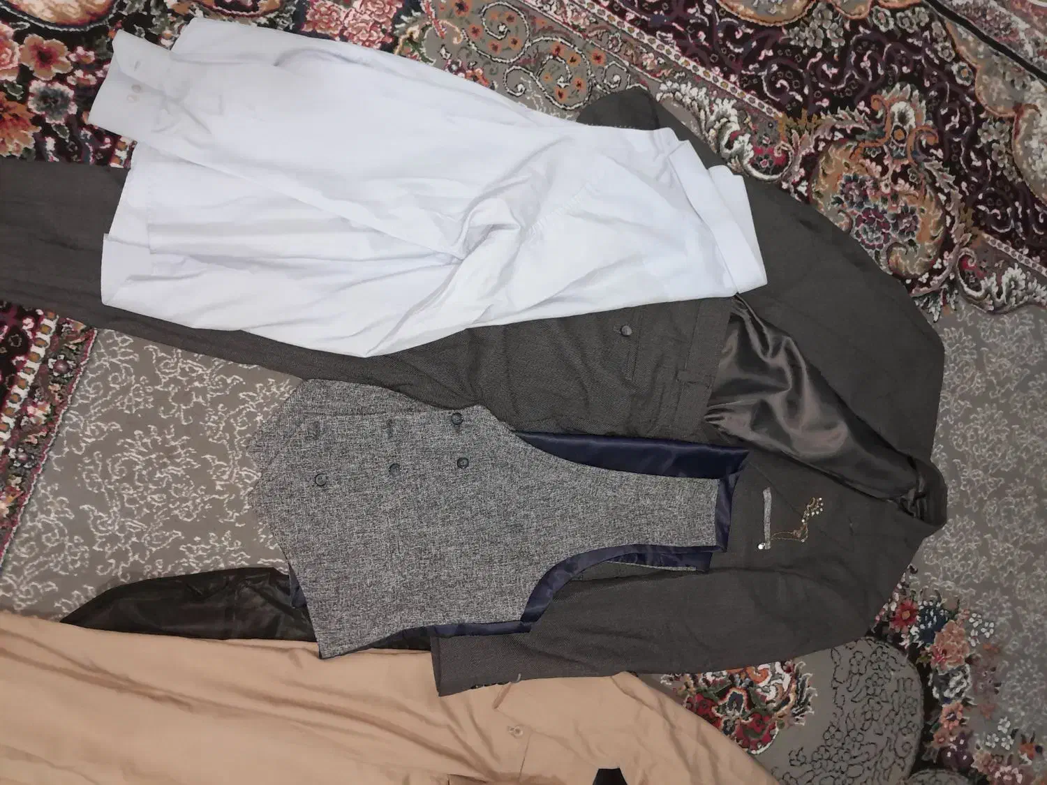 دو دست کت و شلوار همراه پیراهن|لباس|بندرعباس, |دیوار