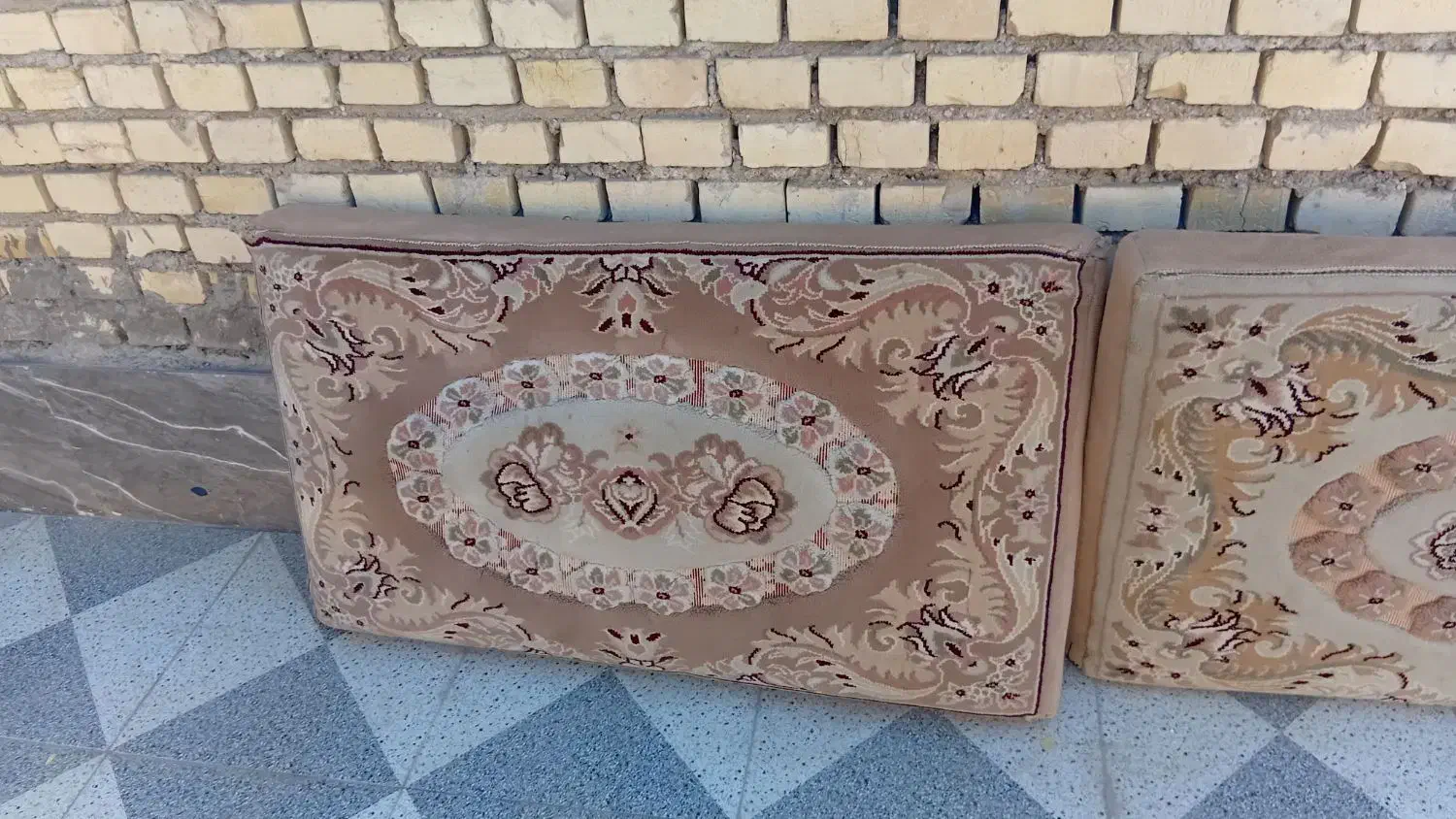 دو جفت پشتی|پشتی|اهواز, شهدای انتظامی|دیوار